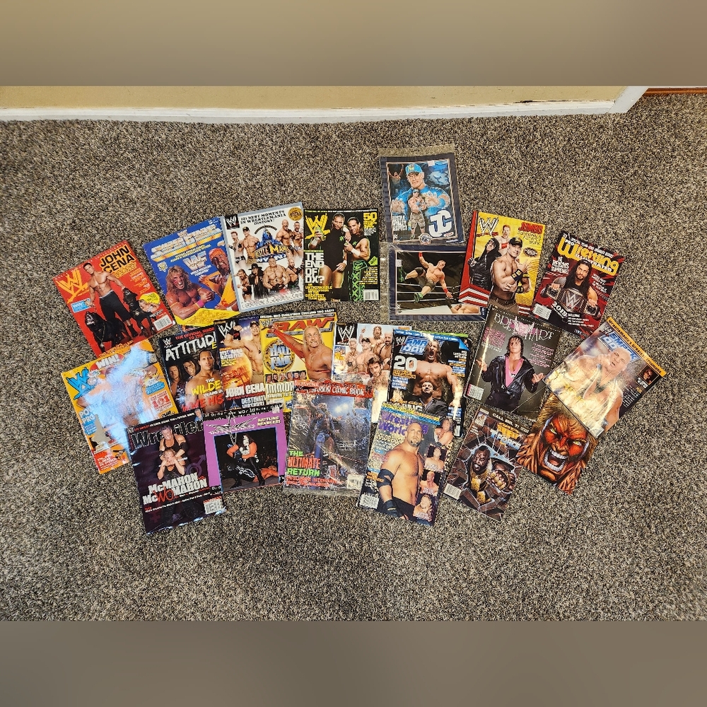 22 Vintage & Modern WWF Magazines